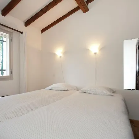 Сasa de vacaciones Modern Holiday With Swimming Pool Seabeach Nearby